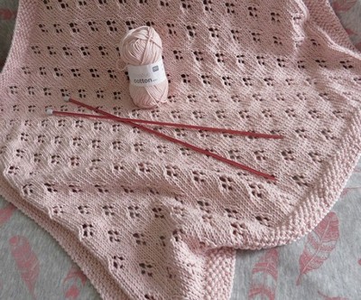 Couverture bébé dentelle tricot